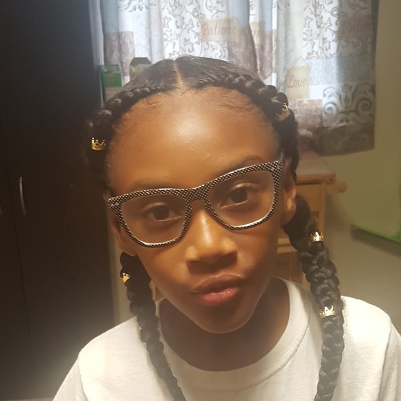 Meet your Posher, Vivian - Picture 1 of 1